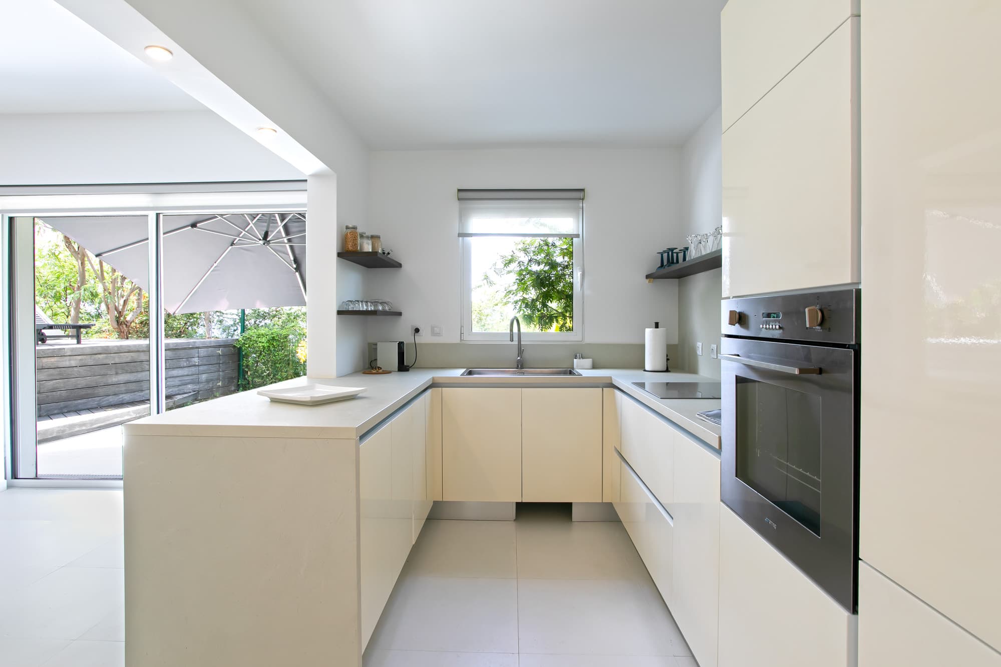 Lagoon vacation rental fully equipped kitchen - Sint Maarten