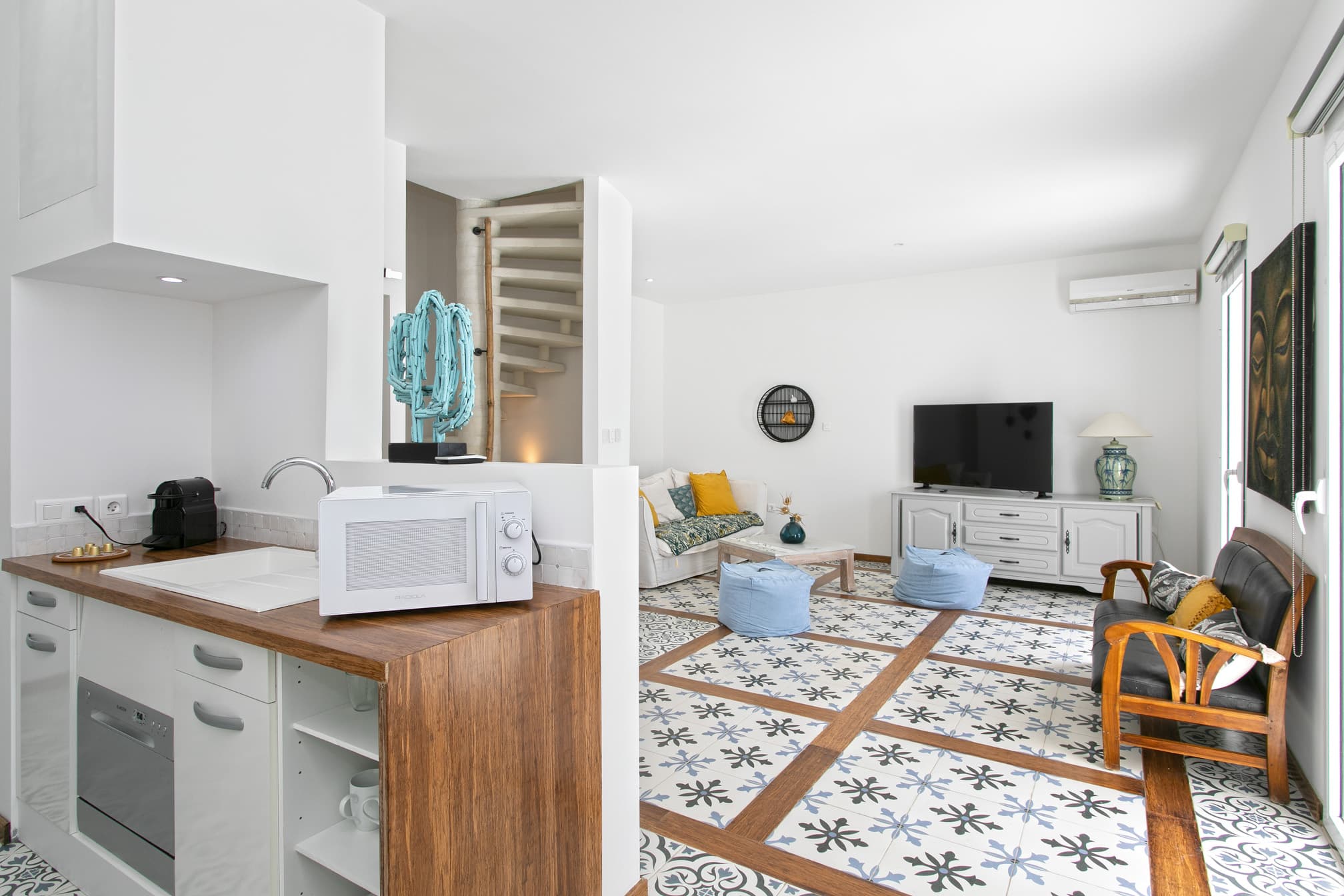 Delight apartment living room - affordable vacation rental Sint Maarten