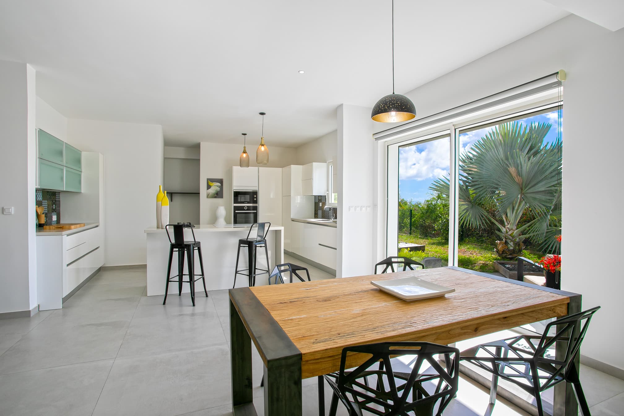 Garden living room with garden view - holiday rental Indigo Bay